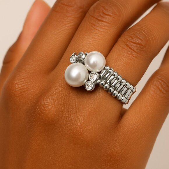 Paparazzi Silver Pearl Cluster Ring – Adjustable Stretch Band - Picture 1 of 5